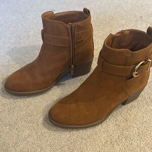 Like new brown suede boots girls size 1